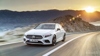 Mercedes-Benz A-Class 2019 Mercedes-Benz A-Class 2019 màu trắng đang chạy