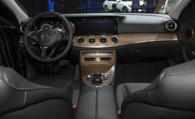 Khoang nội thất Mercedes-Benz E200 2018 mới Khoang nội thất Mercedes-Benz E200 2018 mới//