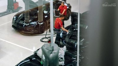 Porsche Taycan sẽ là tiến đề tạo cơ hội bắt tay với các đối tượng kinh doanh tiềm năng Porsche Taycan sở hữu 2 mô-tơ điện công nghệ cao - 4