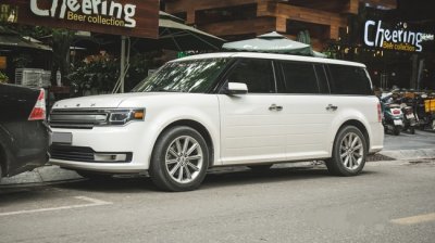 Xe gia đình Ford Flex hơn 2 tỷ đồng xuất hiện trên đường phố Việt 2.