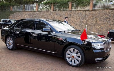 Kích thước của Hồng Kỳ N501 khá lớn Kích thước của Hồng Kỳ N501