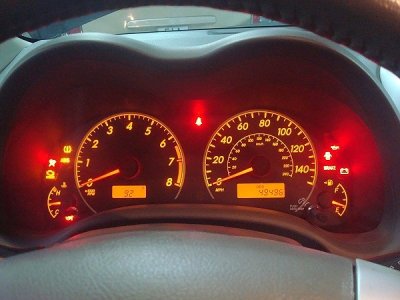 Đèn phanh xe ô tô báo sáng - nguyên nhân và cách xử lý 1 Đèn phanh xe ô tô báo sáng - nguyên nhân và cách xử lý 1.