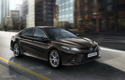 Peugeot và Toyota tiếp tục bám trụ với xu hướng cổ điển Peugeot và Toyota tiếp tục cược lớn vào sedan hạng trung - 2