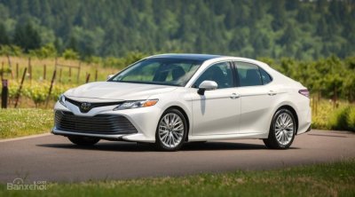 Toyota Camry 2019 lộ giá, tăng tiền cùng với cập nhật công nghệ - 1