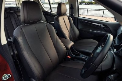 Ghế ngồi trên xe ô tô ảnh hưởng lớn đến cột sống của con người Ghế ngồi trên xe ô tô