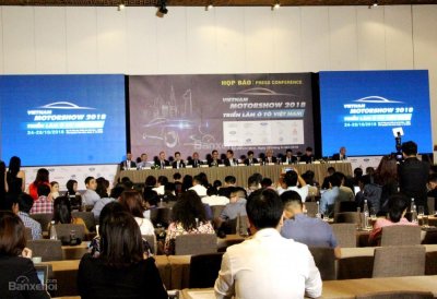 Triển lãm Ô tô Việt Nam 2018 quy tụ 15 thương hiệu xe sang và bình dân từ VAMA và VIVA Triển lãm Ô tô Việt Nam 2018 quy tụ 15 thương hiệu xe sang và bình dân từ VAMA và VIVA..