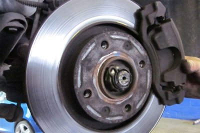 6 bộ phận trên xe ô tô hay gặp vấn đề hỏng hóc 3 6 bộ phận trên xe ô tô hay gặp vấn đề hỏng hóc 3.