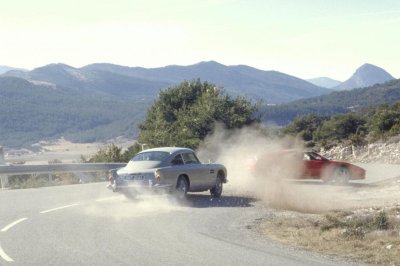 Aston Martin tái sản xuất DB5 phiên bản James Bond 2 Aston Martin tái sản xuất DB5 phiên bản James Bond 3