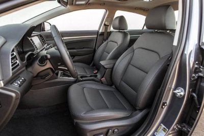 Hyundai Elantra 2019 chính thức ra mắt với thiết kế mới - Ảnh 13 Hyundai Elantra 2019 chính thức ra mắt với thiết kế mới - Ảnh 13.