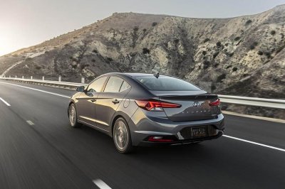 Hyundai Elantra 2019 chính thức ra mắt với thiết kế mới - Ảnh 6 Hyundai Elantra 2019 chính thức ra mắt với thiết kế mới - Ảnh 6.