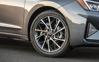 Hyundai Elantra 2019 chính thức ra mắt với thiết kế mới - Ảnh 7 Hyundai Elantra 2019 chính thức ra mắt với thiết kế mới - Ảnh 7.