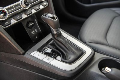 Hyundai Elantra 2019 chính thức ra mắt với thiết kế mới - Ảnh 11 Hyundai Elantra 2019 chính thức ra mắt với thiết kế mới - Ảnh 11.
