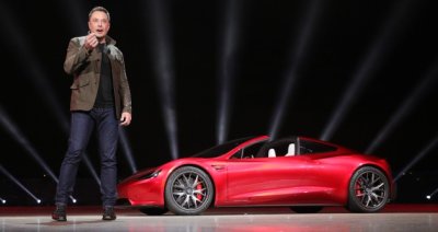 Tesla hứa hẹn trong 3 năm tới sẽ cho ra mắt mẫu ô tô rẻ hơn Hyundai Tesla hứa hẹn trong 3 năm tới sẽ cho ra mắt mẫu ô tô rẻ hơn Hyundai.