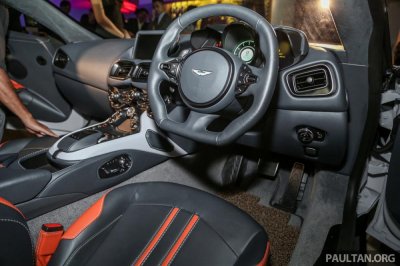 Aston Martin V8 Vantage 2018 trình làng tại Malaysia, giá hơn 8 tỷ 8 Aston Martin V8 Vantage 2018 trình làng tại Malaysia, giá hơn 8 tỷ 9