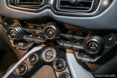 Aston Martin V8 Vantage 2018 trình làng tại Malaysia, giá hơn 8 tỷ 16 Aston Martin V8 Vantage 2018 trình làng tại Malaysia, giá hơn 8 tỷ 17