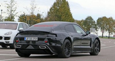 Video: Porsche Taycan thể hiện khả năng lướt "êm như ru" trên đường đua Nurburgring 3 Video: Porsche Taycan thể hiện khả năng lướt "êm như ru" trên đường đua Nurburgring a3