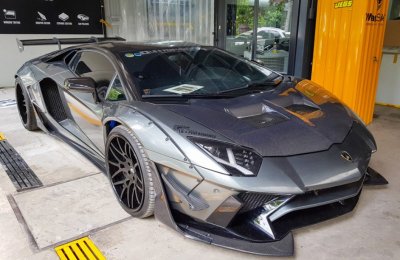 Cận cảnh Lamborghini Aventador độ chính hãng đầu tiên tại Việt Nam Cận cảnh Lamborghini Aventador độ chính hãng đầu tiên tại Việt Nam.