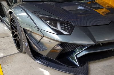 Cận cảnh Lamborghini Aventador độ chính hãng đầu tiên tại Việt Nam - Ảnh 6 Cận cảnh Lamborghini Aventador độ chính hãng đầu tiên tại Việt Nam - Ảnh 6.