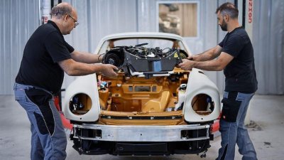 Khám phá chiếc Porsche 911 Turbo đời 993 duy nhất trên thế giới a15