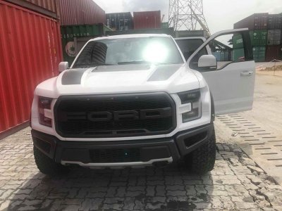 Ford F-150 Raptor 2019 đầu tiên cập bến Việt Nam khui hàng Ford F-150 Raptor 2019 đầu tiên cập bến Việt Nam khui hàng.