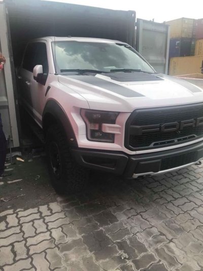Ford F-150 Raptor 2019 đầu tiên cập bến Việt Nam khui hàng - Ảnh 1 Ford F-150 Raptor 2019 đầu tiên cập bến Việt Nam khui hàng - Ảnh 1.