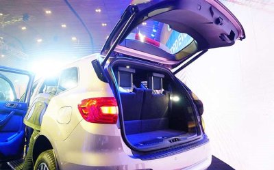 Chi tiết Ford Everest 2018 tại lễ ra mắt khách Việt, rẻ hơn phiên bản hiện hành 500 triệu 10 Chi tiết Ford Everest 2018 tại lễ ra mắt khách Việt, rẻ hơn phiên bản hiện hành 500 triệu a10