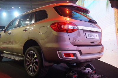 Chi tiết Ford Everest 2018 tại lễ ra mắt khách Việt, rẻ hơn phiên bản hiện hành 500 triệu 5 Chi tiết Ford Everest 2018 tại lễ ra mắt khách Việt, rẻ hơn phiên bản hiện hành 500 triệu a5