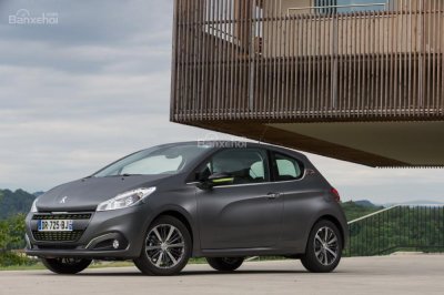 Mẫu xe điện Peugeot 208 sẽ ra mắt trong năm tới Mẫu xe điện Peugeot 208 sẽ ra mắt trong năm tới - 1