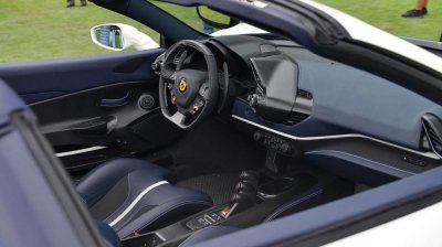 Siêu xe Ferrari 488 Pista Spider chính thức ra mắt - Ảnh 8 Siêu xe Ferrari 488 Pista Spider chính thức ra mắt - Ảnh 8.