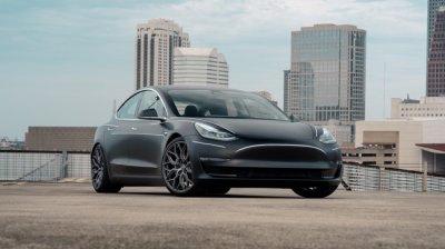 Tesla Model gây sốc vì xe rẻ nhưng bảo hiểm đắt Tesla Model gây sốc vì xe rẻ nhưng bảo hiểm đắt.