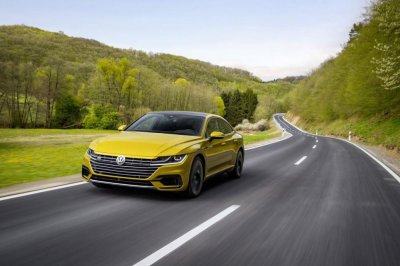 Volkswagen Arteon xuất xưởng làm từ thiện tại Pebble Beach 2018 14 Volkswagen Arteon xuất xưởng làm từ thiện tại Pebble Beach 2018 15