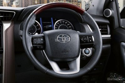Ảnh Toyota Fortuner TRD 2018 - Bản thể thao "hot" TMV vẫn nợ khách Việt 16 Ảnh Toyota Fortuner TRD 2018 - Bản thể thao "hot" TMV vẫn nợ khách Việt a16