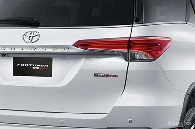 Ảnh Toyota Fortuner TRD 2018 - Bản thể thao "hot" TMV vẫn nợ khách Việt 11 Ảnh Toyota Fortuner TRD 2018 - Bản thể thao "hot" TMV vẫn nợ khách Việt a11