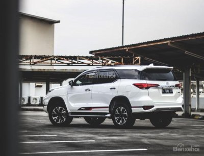Toyota Fortuner TRD 2018 có giá quy đổi từ 835 - 875 triệu đồng tại Indonesia Toyota Fortuner TRD 2018 có giá quy đổi từ 835 - 875 triệu đồng tại Indonesia...