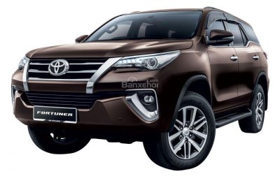 Toyota Fortuner với màu sơn Phantom Brown.