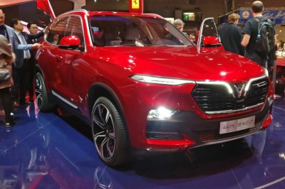 SUV VinFast SA 2.0 tại triển lãm ô tô Paris Motor Show 2018//