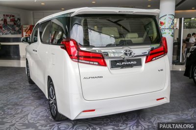 Toyota Alphard 2018 giá hơn 4 tỷ đồng lộ diện tại Việt Nam a2