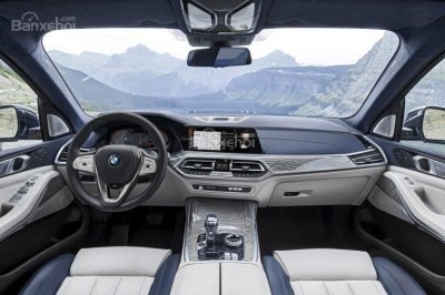 BMW X7 2019 là chiếc SUV sang trọng và mạnh mẽ, sẽ đem đến cho bạn cảm giác thoải mái khi lái xe dù trong những chuyến đi dài. Hãy xem hình ảnh để khám phá vẻ đẹp đầy ấn tượng của BMW X
