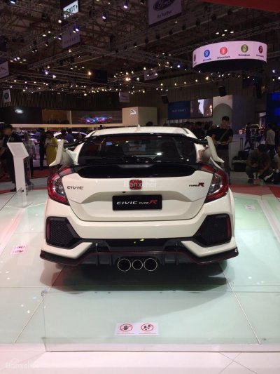 Phiên bản hiệu suất cao Honda Civic Type R gây ấn tượng tại triển lãm VMS 2018 9.