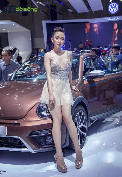 Ngất ngây ngắm mẫu Việt cá tính bên dàn xe Volkswagen tại triển lãm VMS 2018 - Ảnh 6.
