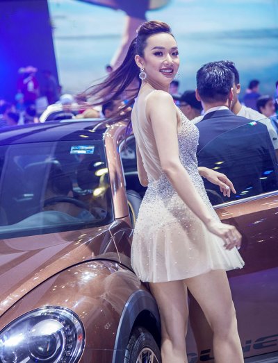 Ngất ngây ngắm mẫu Việt cá tính bên dàn xe Volkswagen tại triển lãm VMS 2018 - Ảnh 13.