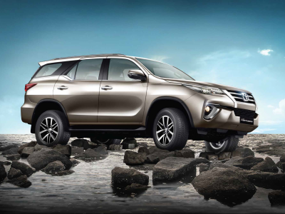 Vì sao Toyota "thần thánh" tăng giá vẫn đắt khách tại Việt Nam? 6...