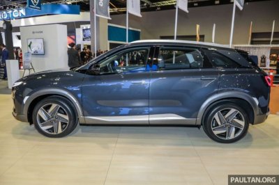 Cận cảnh mẫu xe chạy nhiên liệu hydro Hyundai Nexo tại lễ ra mắt 2 Cận cảnh mẫu xe chạy nhiên liệu hydro Hyundai Nexo tại lễ ra mắt a2