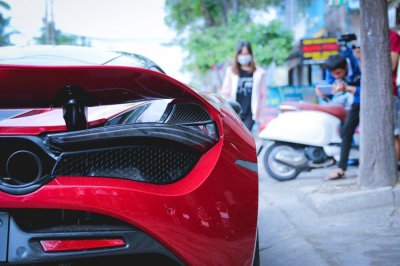 McLaren 720S màu đỏ độc nhất tại Việt Nam đã tìm thấy chủ a7