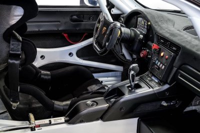 Porsche 911 GT2 RS phiên bản Clubsport: Mạnh mẽ như xe đua 3 Porsche 911 GT2 RS phiên bản Clubsport: Mạnh mẽ như xe đua a3