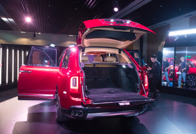 SUV Rolls-Royce Cullinan chốt giá 23 tỷ đồng tại Thái Lan a3