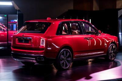 SUV Rolls-Royce Cullinan chốt giá 23 tỷ đồng tại Thái Lan a8