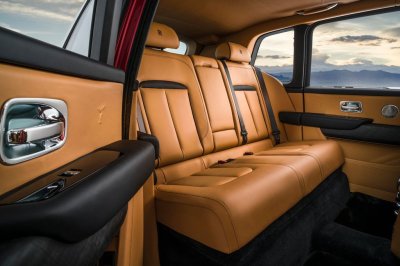 SUV Rolls-Royce Cullinan chốt giá 23 tỷ đồng tại Thái Lan a10