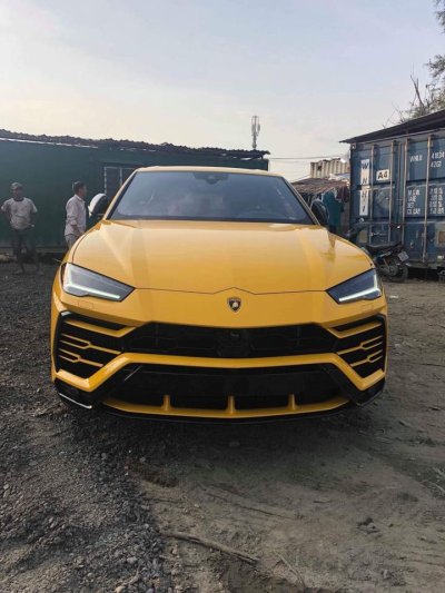 Lamborghini Urus thứ 3 4