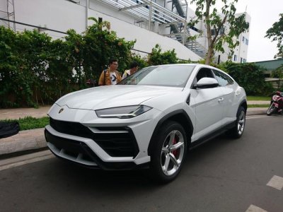 Chiếc Lamborghini Urus màu trắng 